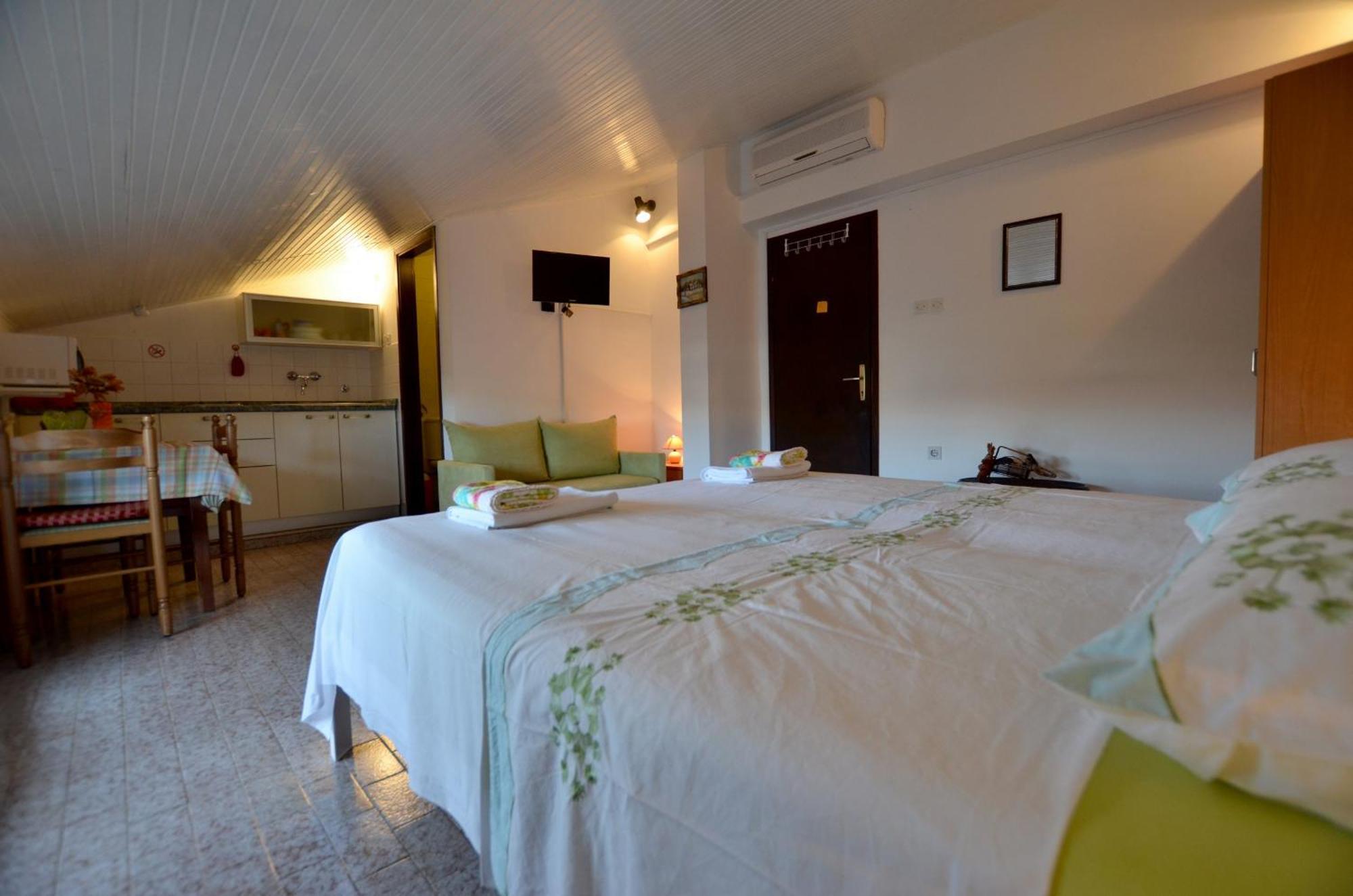 Galant Apartments Ρόβινι Δωμάτιο φωτογραφία